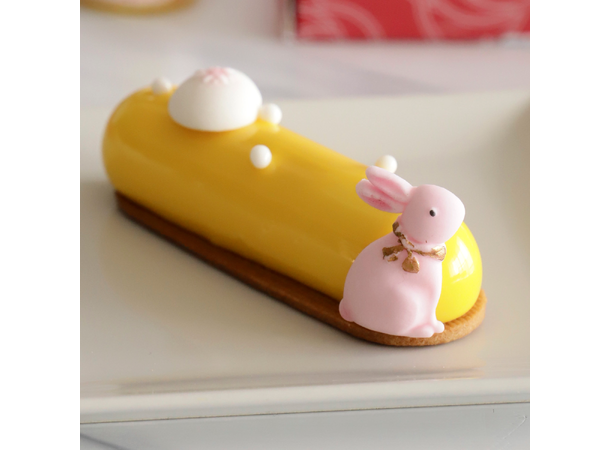 Påskeharer - 5 farger ass 24 stk Spiselig kakepynt av sukker - 4cm 