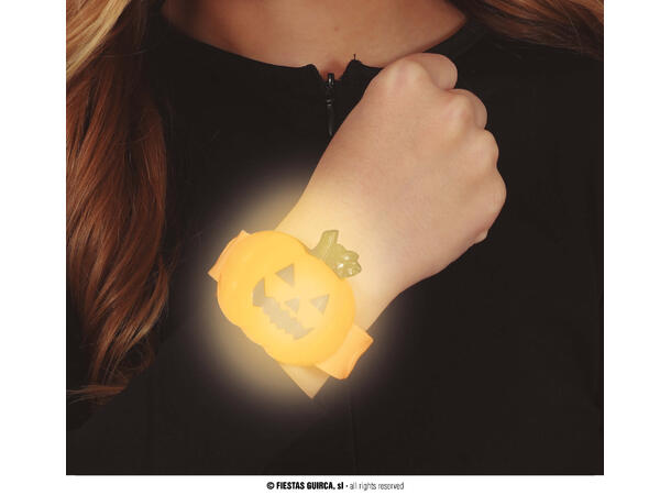 Gresskararmbånd med LED-lys 1 Armbånd i metall/PVC m/LED 