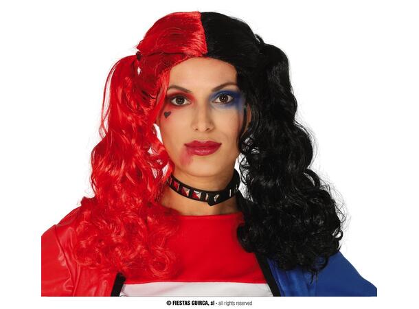 Lang parykk m/fletter - rød/sort 1 Parykk i syntetisk hår 