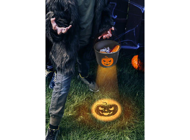 Trick or Treat - Bøtte med lys - Sort 1 Godtebøtte i plast m/lys - 15x20cm 