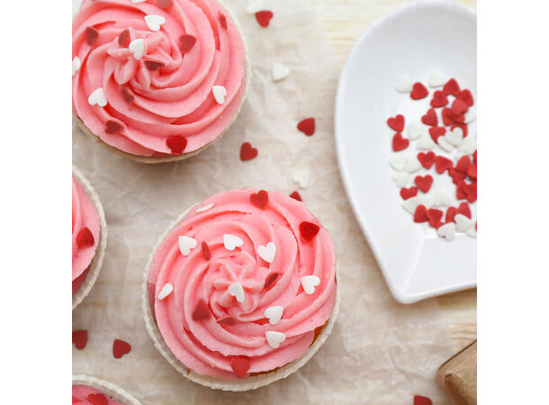 Kakestrøssel -Rød/hvit - Hjerter 1 Pose med kakepynt - 100g 